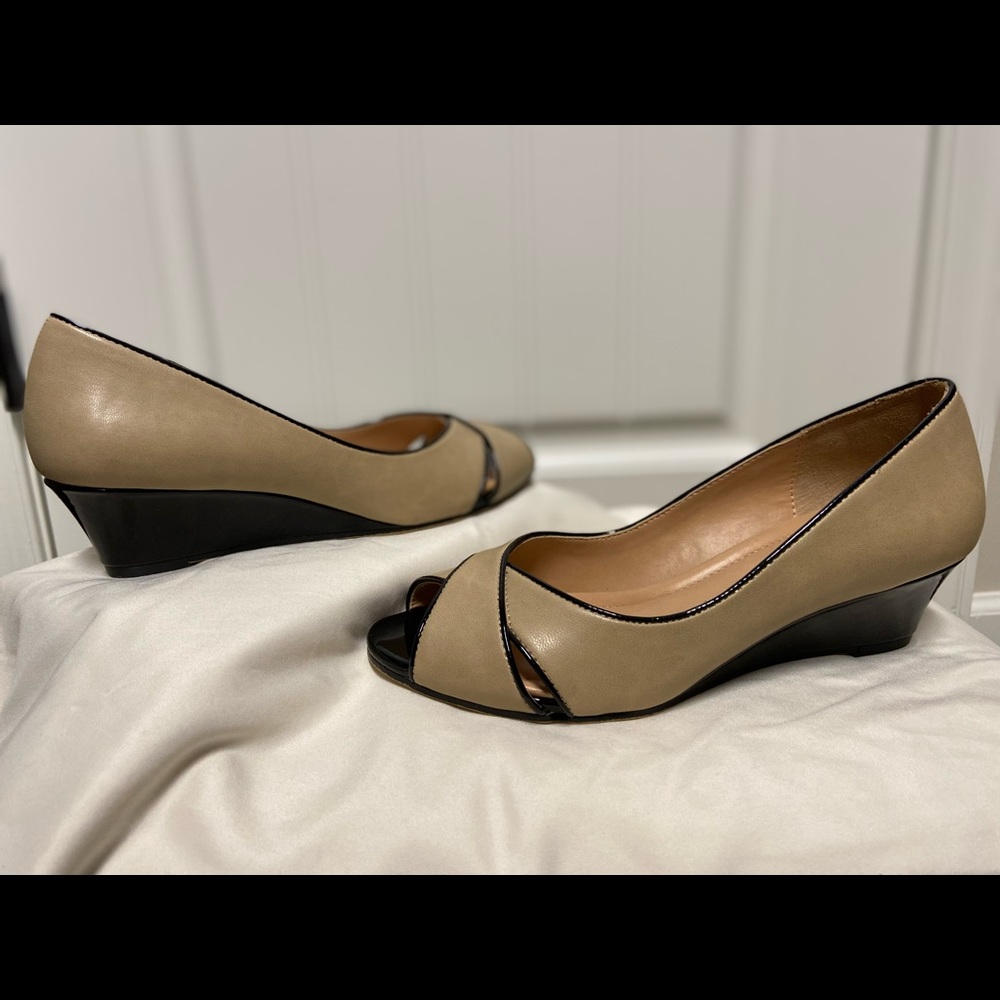 Tan wedges - Picture 6 of 6